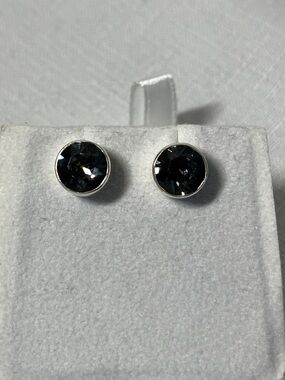 Hillberg & Berk sterling silver & Swarovski Crystal earrings. Grey crystals.